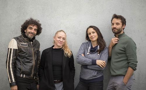 SPECTACLE Selon les humains